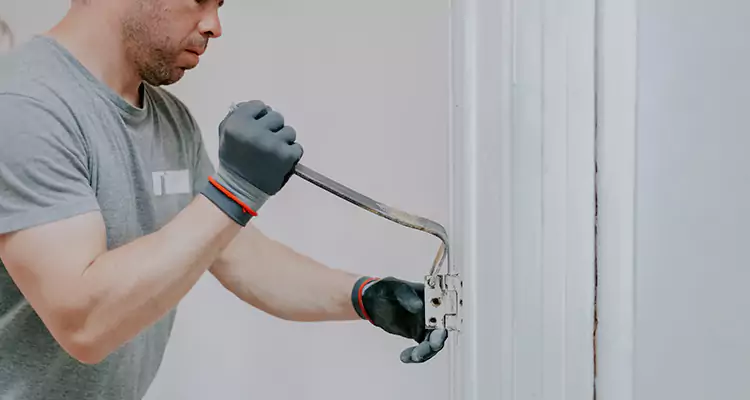 Cracked Door Jamb Repair in South Miami Heights, FL