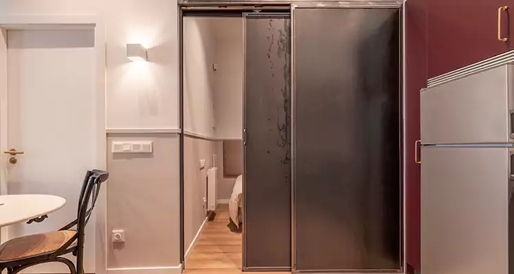 We Fix Closet Sliding Door in South Miami Heights, FL 
