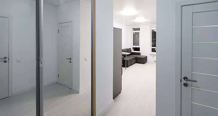 Modern Mirrored Closet Doors Repair in South Miami Heights, FL